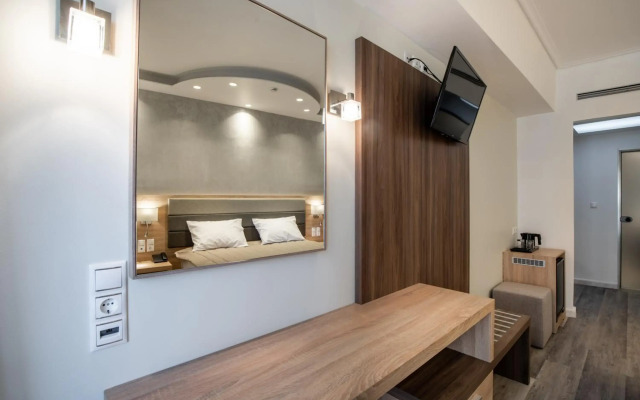 Xenophon Hotel