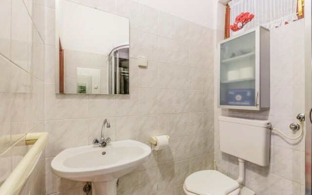 Amazing Apartment in Vinkuran With Wifi and 1 Bedrooms