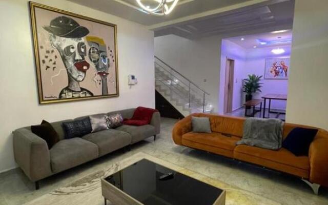 4 bedroom apartment available osapa