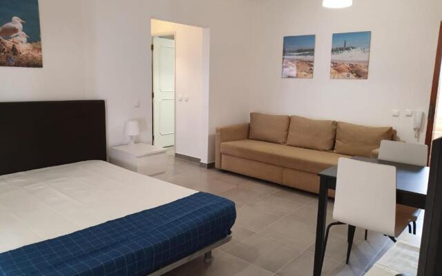 Varandas do Mar 3- Remodelado, Wifi, 150mt Praia