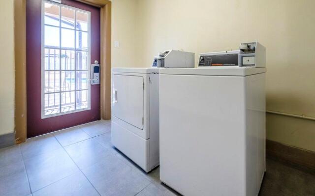 Red Roof Inn Arlington - Entertainment District