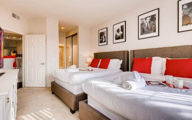 Gorgeous LA LA Land Beverly Hills 2BR - Fast Wifi - Free Parking! (BW2)