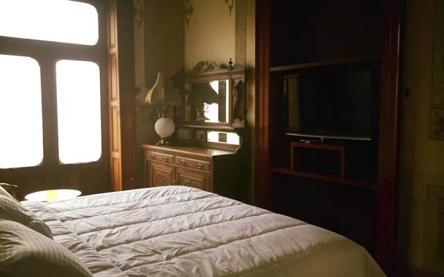 Leonora Hostal - Hostel