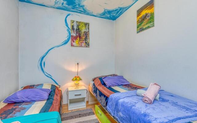 Holiday House Mir