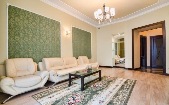 Apartment Saksaganskogo 7