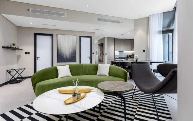 Waves - Top Waterfront 2BR Apartment in Business Bay