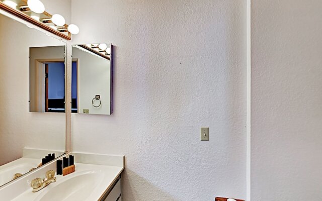 Peaceful Timber - 2 Br Home