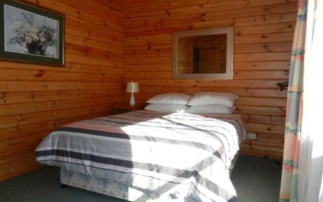 103 Chalet Cres