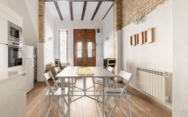 Captivating Holiday Home in Valencia near Sea Beach