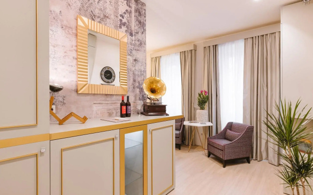 Rhea Silvia Luxury Navona
