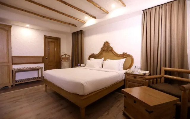 S Hotel