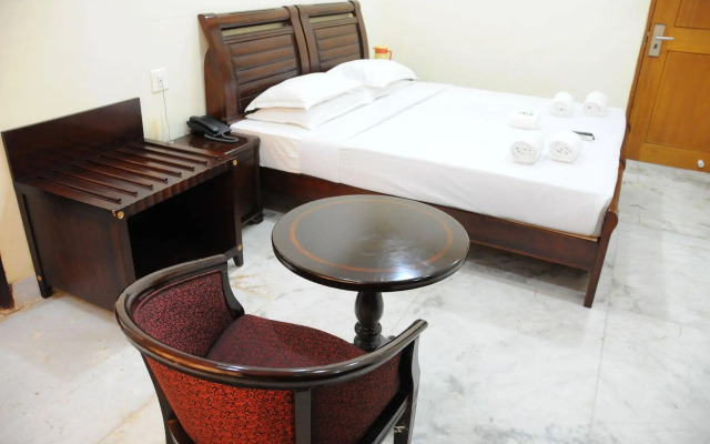 Lloyds Guest House - Royapettah