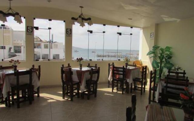 Brisas de la Bahia Hotel