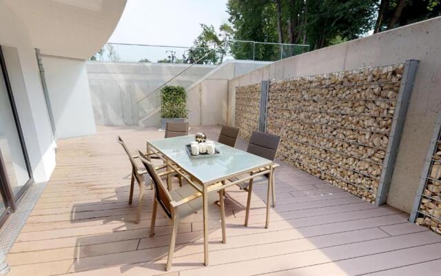 White Pearl Apartment 0.01