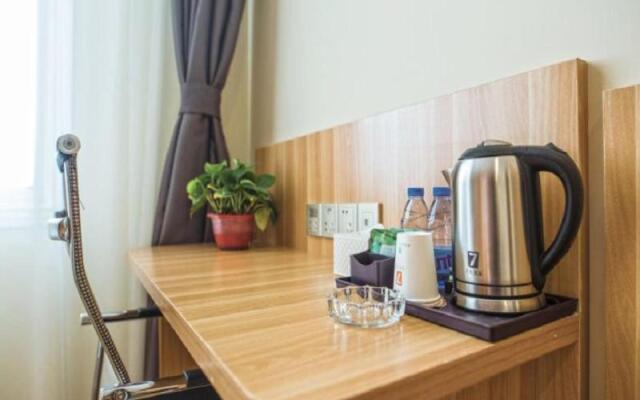 7Days Premium Luoyang Yichuan Dukang Avenue Branch