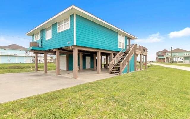 Windsical Escape 2 Bedroom Home by RedAwning