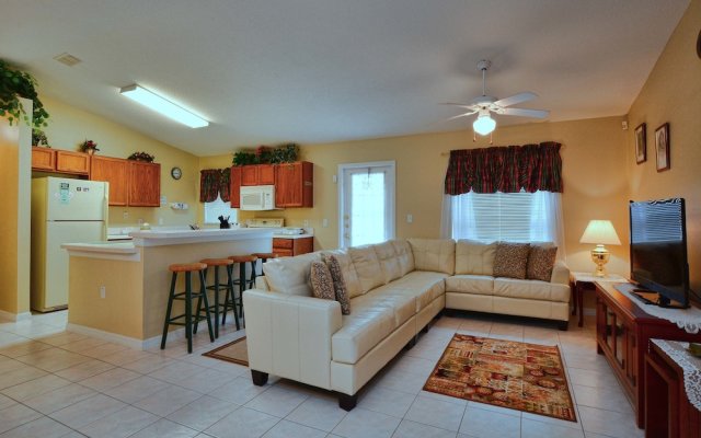 Greater Groves 3 Bedroom House w Pool - 5205GG