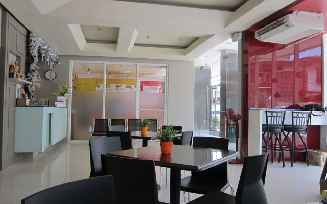 Adelfa Hotel