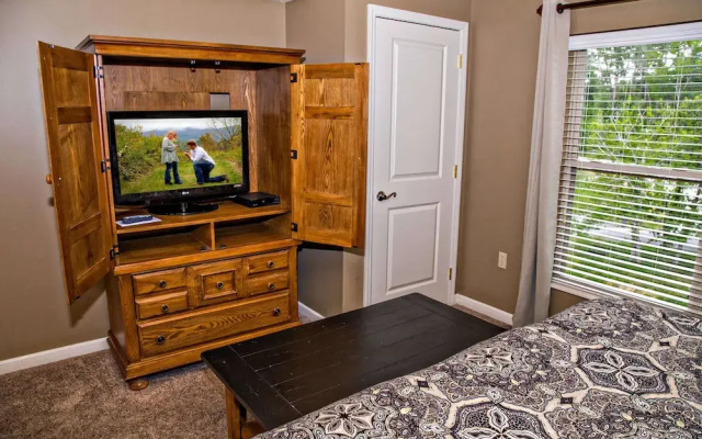 Cedar Lodge 302