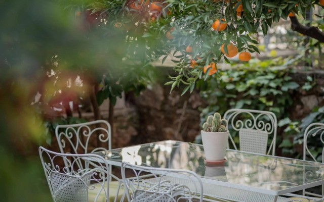 Vintage-style Garden Apartment