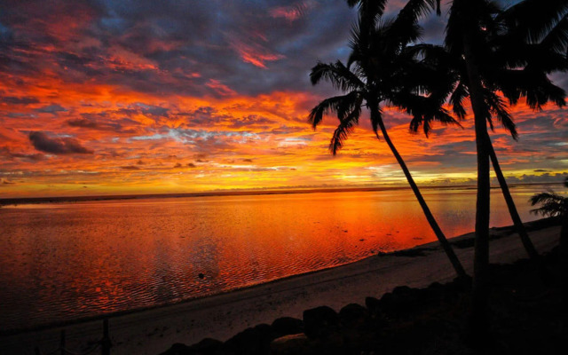Raro Beach Bach