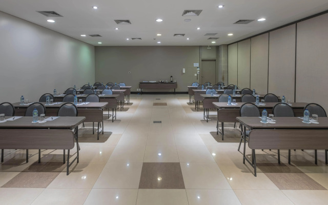 Hotel Deville Prime Cuiabá