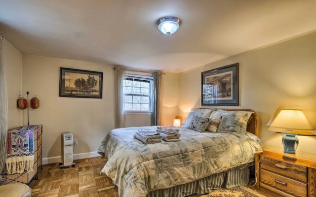 3 Mi to Nih! Spacious Bethesda Apt w/ Yard