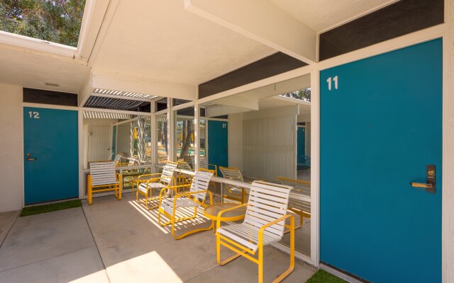 Monkey Tree Hotel 11