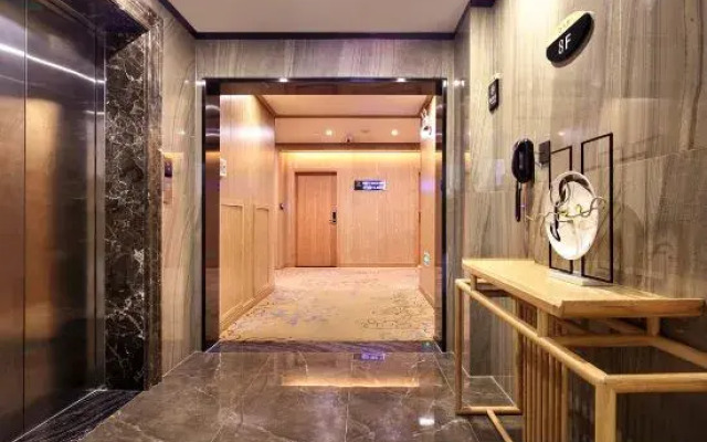 Bowring Light Hotel (Lingui New District Liangjiang Airport)