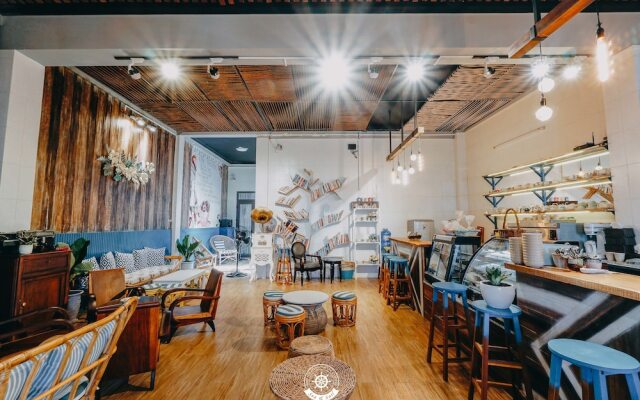 Sea & Sail Hostel