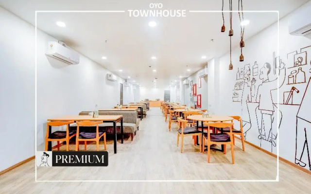 Oyo Townhouse 225 Ashiyana Mukut Bazar