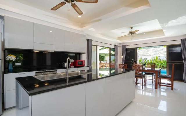Tropical 3BR Pool Villa Amaya in Kamala