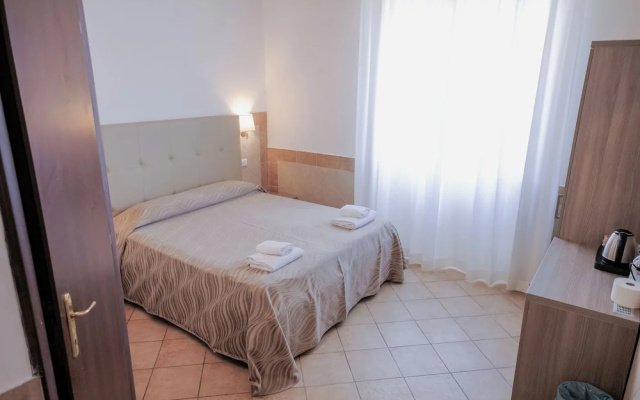 Hotel Alex Square