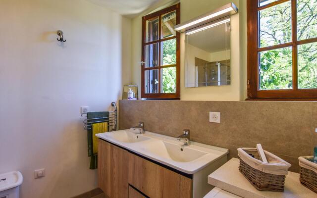 Gorgeous Mansion in Thizay With Private Swimming Pool!