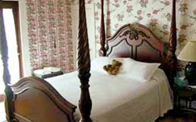 Saratoga Rose Inn and Restaurant