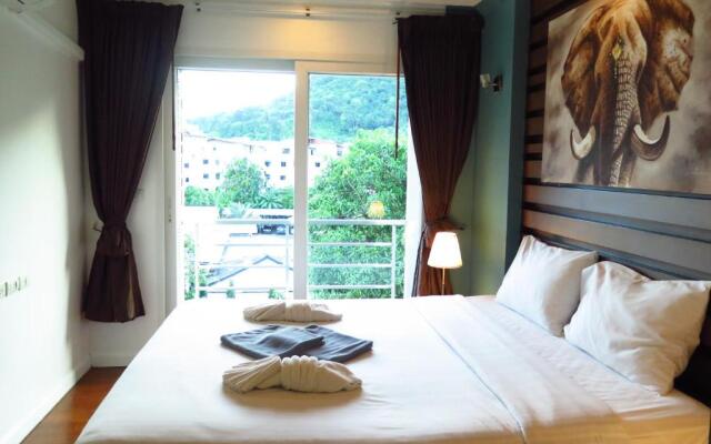 6-39 - 2 Bdr Condo With Balcony and Shared Pool