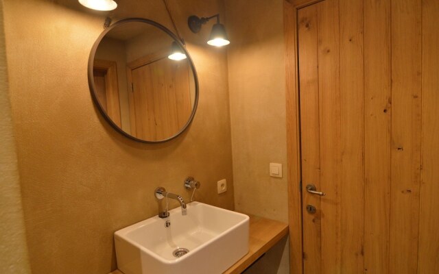 Modern Villa with Shared Pool Nearby Saint-Hubert