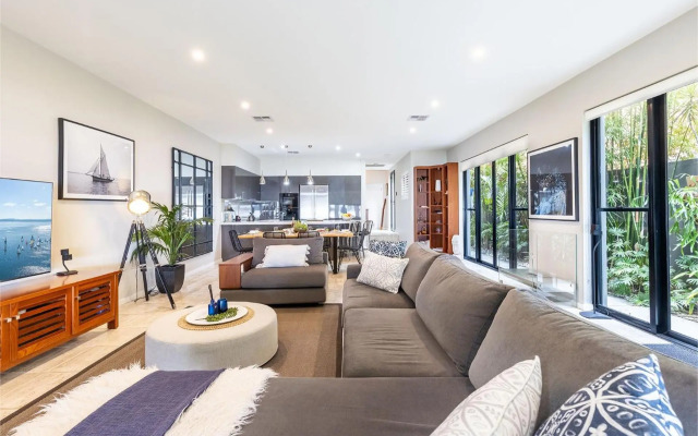 'Ambience on the Waterfront', 14 Danalene Pd - Prestige waterfront property