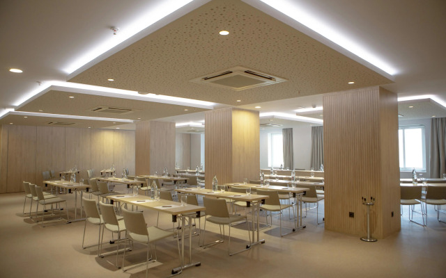 Отель Riu Plaza España