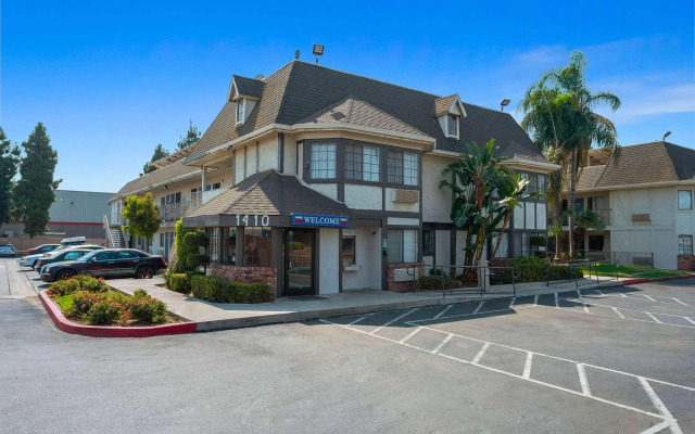 Motel 6 Merced, CA - North