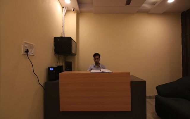 OYO Flagship 70256 Hotel New Silver Stone