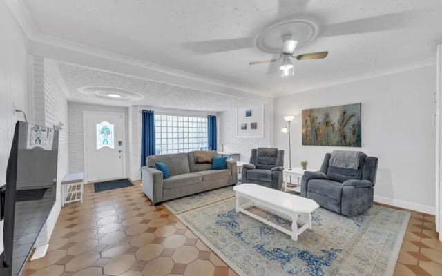Parkside Flat #5 - Seacliff Beach Suites