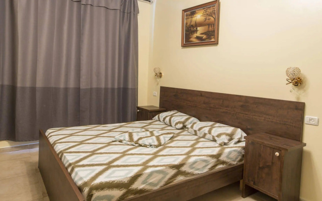 Laguardia Hotel