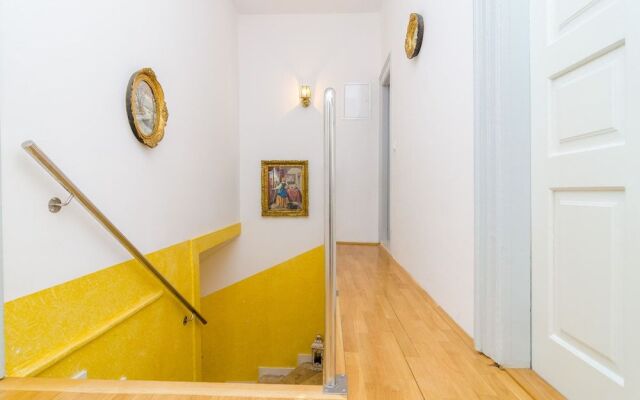 Stone House Dimato