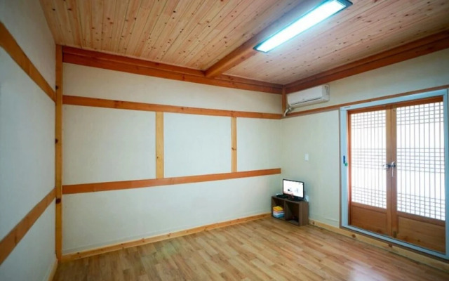 Jiudang Hanok Private Pension Jeonju Hanok Village