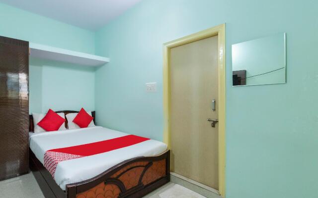 OYO 68738 Hotel Skv Residency