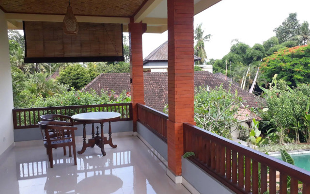 Nyoman Sandi Guest House