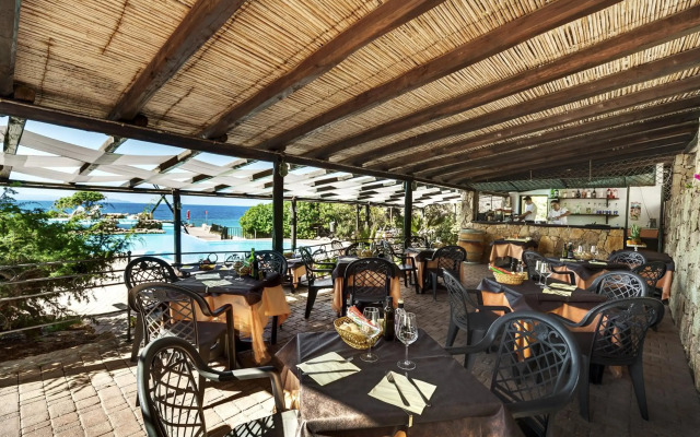 COLONNA GRAND HOTEL CAPO TESTA, a Colonna Luxury Beach Hotel, Santa Teresa Sardegna