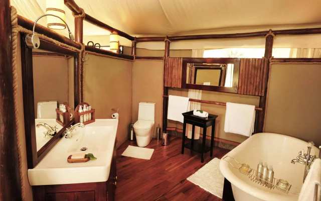 Anabezi Camp