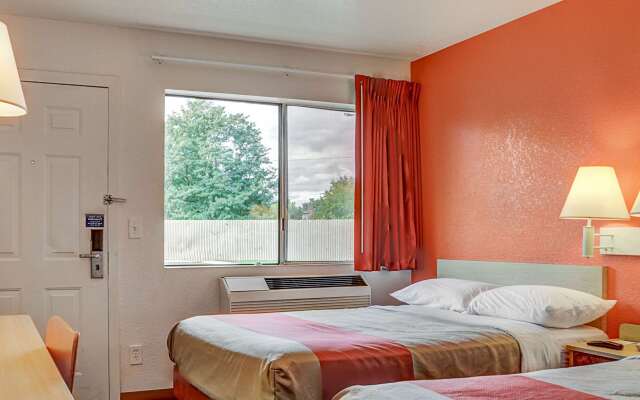 Motel 6 Portland, OR - Central